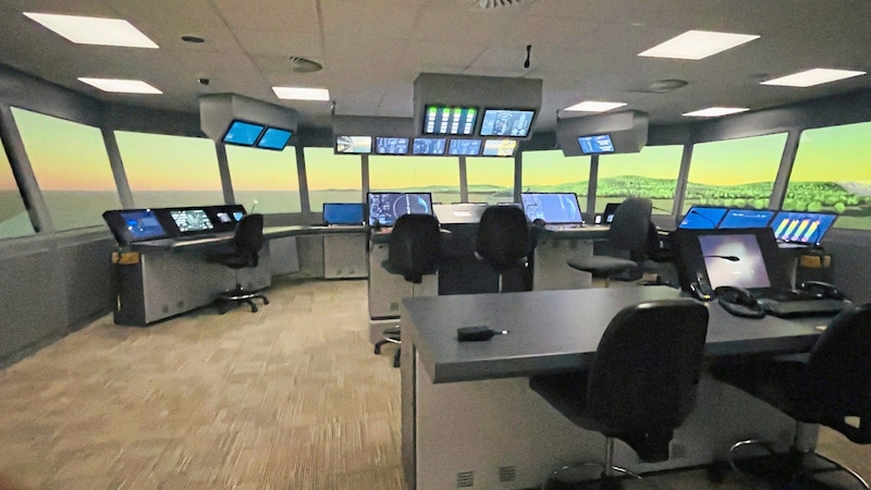 Simulationen auf der detailgetreuen Brücke im CSMART Center in Almere (Bild: Diana Krulei)