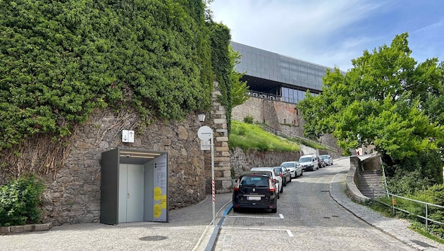 The entrance here is at the foot of Linz Castle; a short tunnel leads to the lift. (Bild: Horst Einöder/Flashpictures)