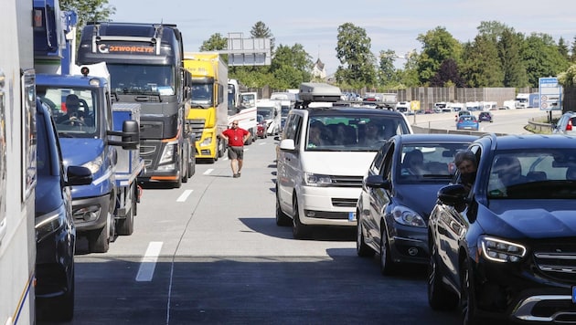 May was a tough month: there were 28 kilometers of traffic jams at Whitsun, for example. (Bild: Tschepp Markus)