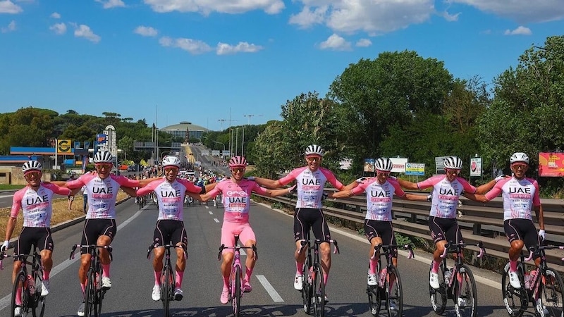 Tadej Pogacar won the Giro this year, ... (Bild: Sprintcycling/UAE-Team)