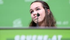 Aufgrund von wilden Vorwürfen hat die Kampagne von Lena Schilling im EU-Wahlkampf einen Dämpfer erlitten. (Bild: APA/MAX SLOVENCIK)