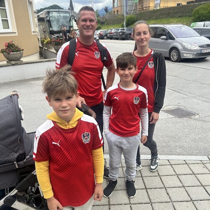 This family traveled from Weibern.