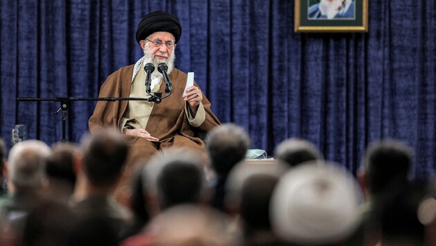 İran'ın Dini Lideri Ayetullah Ali Hamaney (Bild: AFP)