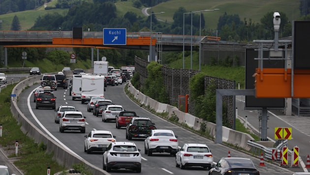 Traffic jam again on the A10 near Kuchl (Bild: Tröster Andreas)