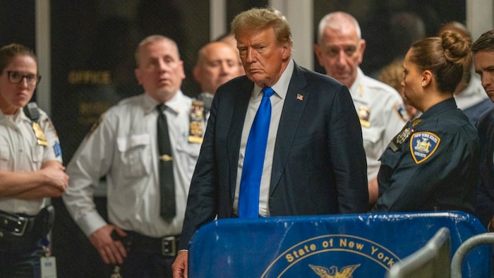 Trump verlässt das Gericht in Manhattan nach dem Urteilsspruch am Donnerstag.