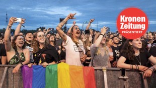 Für zwei Nova-Rock-Fans wird der Besuch des diesjährigen Festivals besonders luxuriös und ...
