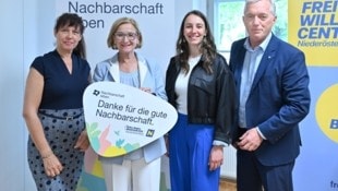 Mikl-Leitner und Lammerhuber mit den Expertinnen Bärbel Fichtel (links) und Bettina Ludwig. (Bild: NLK Filzwieser)