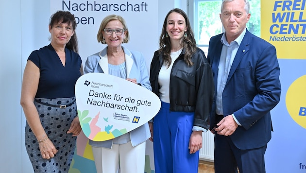 Mikl-Leitner und Lammerhuber mit den Expertinnen Bärbel Fichtel (links) und Bettina Ludwig. (Bild: NLK Filzwieser)