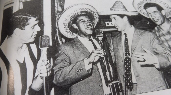 LASK idol Chico (center) - here at the 1965 championship celebrations - had to earn his living ...