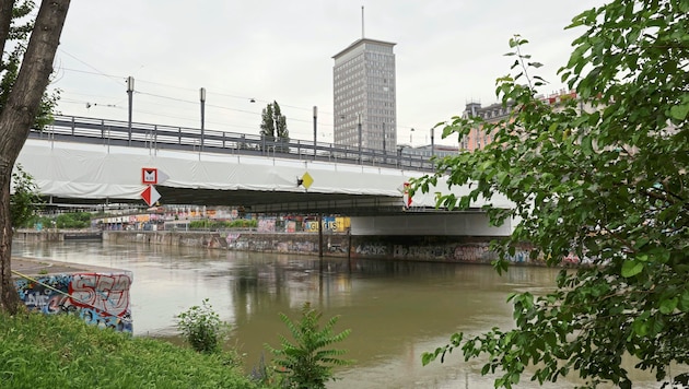 The basic renovation of the Augarten Bridge is already underway. (Bild: Zwefo)