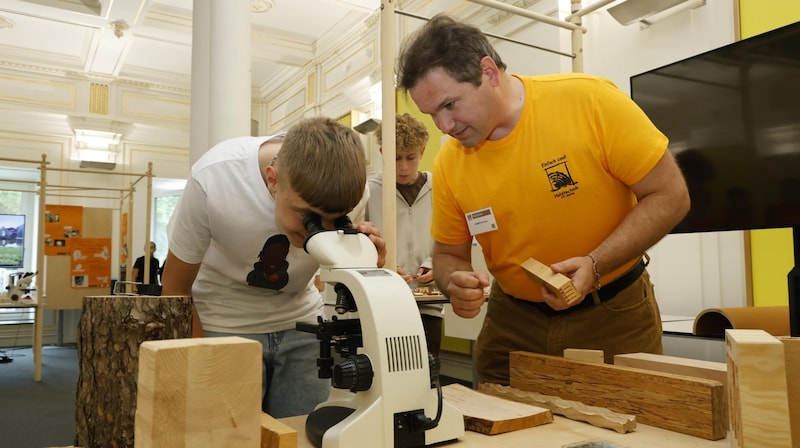 500 pupils presented their innovative research projects (Bild: Groh Klemens)