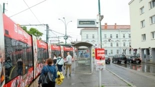 Die achtjährige Schülerin fuhr mit dem D-Wagen von Favoriten bis nach Nussdorf, wo Endstation war. Die Fahrt dauerte um die 40 Minuten. Polizisten fanden das Kind bei der Haltestelle. (Bild: Holl Reinhard/Reinhard Holl)