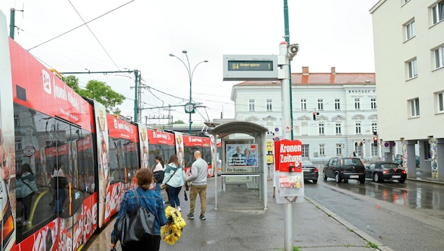 Die achtjährige Schülerin fuhr mit dem D-Wagen von Favoriten bis nach Nussdorf, wo Endstation war. Die Fahrt dauerte um die 40 Minuten. Polizisten fanden das Kind bei der Haltestelle. (Bild: Holl Reinhard/Reinhard Holl)