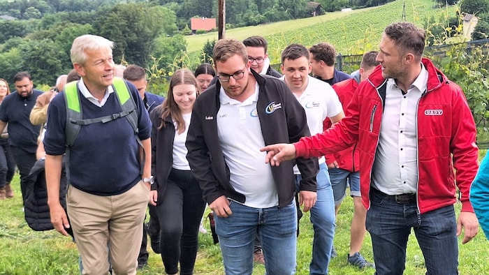 Lopatka, Leibnitz kırsal gençlik örgütüyle birlikte