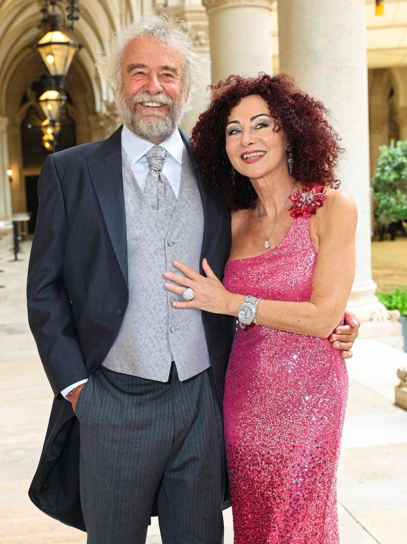 Ernst Prost und „Mausi“ Lugner freuten sich auf die Hochzeit. (Bild: Tuma Alexander/Starpix)