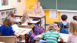 Die Bildungsdirektion sieht das Lernen in der Klasse auch als wichtige Schulung sozialer ...