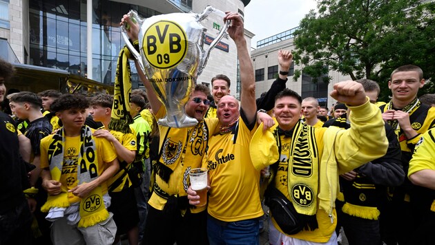 Dortmund fans in London (Bild: AFP/APA/afp/Roberto Pfeil)