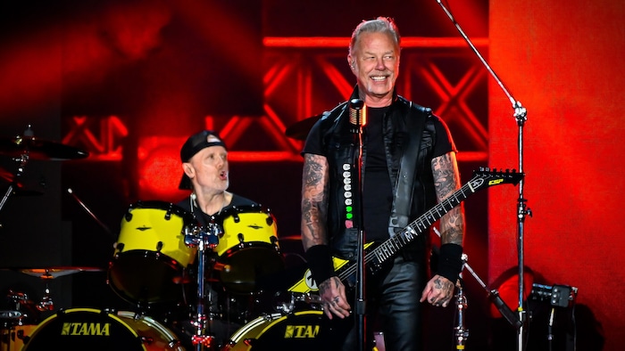 Lars Ulrich set the rhythm on the drums. Not always 100 percent in time, but with enormous ...