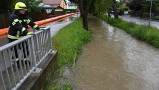 Nach den starken Regenfällen der letzten Tage kommt es in Süddeutschland zu teils heftigen Überschwemmungen. (Bild: AFP)