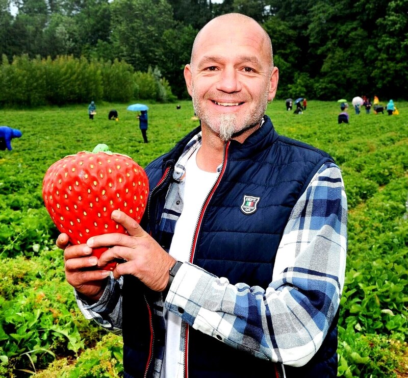 Große Beere, große Sprüche: Franz aus Klein Pöchlarn im Bezirk Melk (Bild: Crepaz Franz)