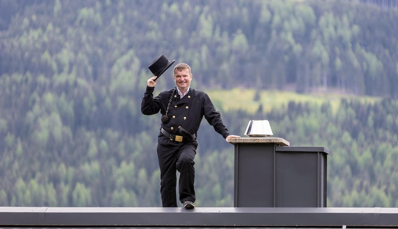 Die schwarze Kaminkehrer-Montur zog er für immer aus. (Bild: Hölzl Roland)