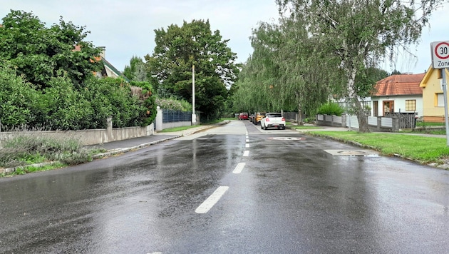 Some of the disputed settlements are only separated from Bad Sauerbrunn by a road, although they actually belong to Wiesen or Pöttsching. (Bild: Christoph Miehl/Krone KREATIV)