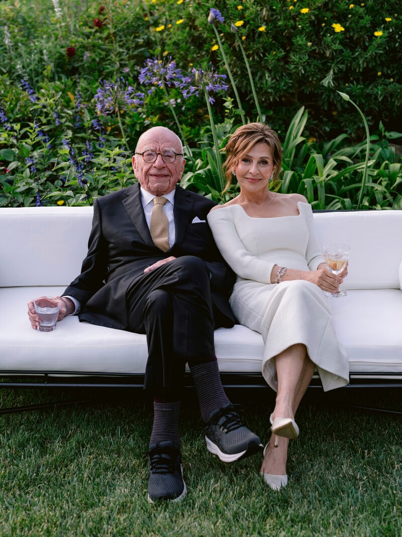 Das glückliche Brautpaar Rupert Murdoch und Elena Zhukova (Bild: APA/News Corp. via AP)