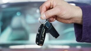 Wer sich kein Auto kaufen oder leasen möchte, kann auch eines abonnieren. (Bild: stock.adobe.com)