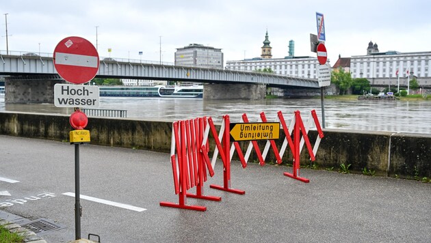 In Linz wurden bereits Schutzvorkehrungen getroffen. (Bild: Dostal Harald)