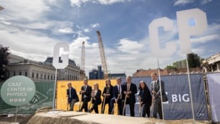 Uni-Graz-Rektor Peter Riedler, TU-Graz-Rektor Horst Bischof, Vizebürgermeisterin Judith ...