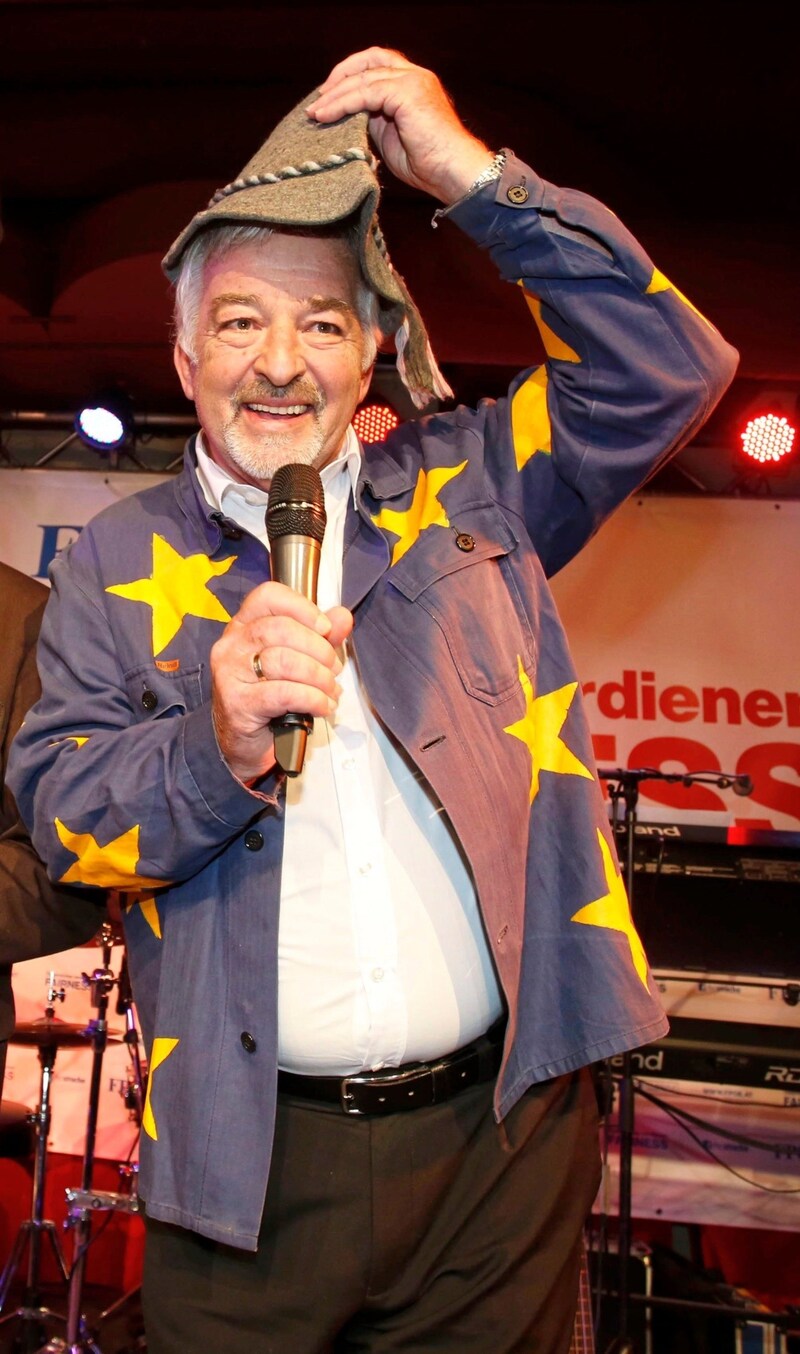 Manfred Tisal became famous as the "EU farmer" of the Villach carnival (Bild: Ute Rojsek-Wiedergut)