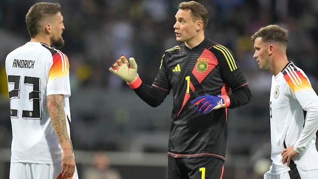 Manuel Neuer bleibt wohl weiterhin Nationaltorwart. (Bild: AP)