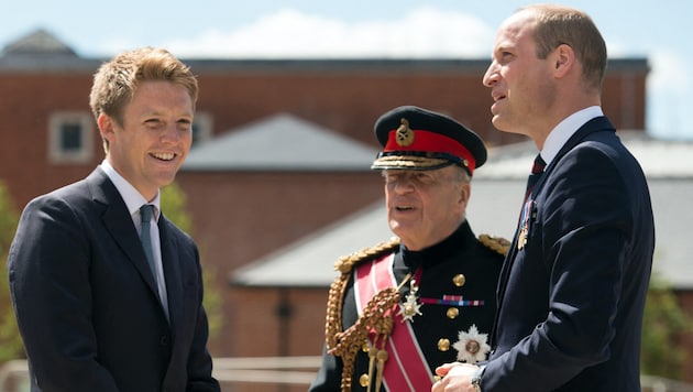 Hugh Grosvenor (far left), the Duke of Westminster, is a good friend and confidant of Prince William (right). He is considered the richest aristocrat in Great Britain and is Prince George's godfather. (Bild: APA/AFP)