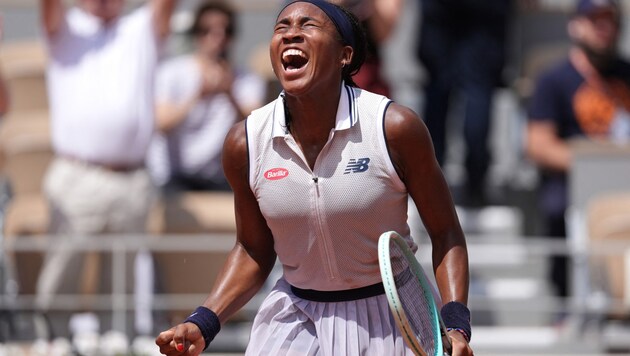 Coco Gauff jubelt. (Bild: APA/AFP/Dimitar DILKOFF)