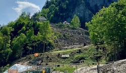 Der gesamte Hang unterhalb der Festung wurde für den neuen Besucherweg gerodet. (Bild: zVg)