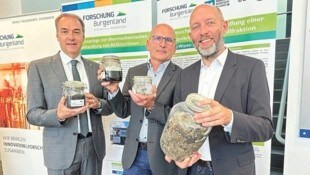 LR Leonhard Schneemann, Projektleiter Christian Wartha und GF Marcus Keding von der Forschung ...