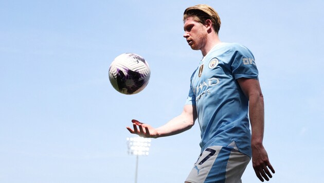 Kevin de Bruyne is not ruling out a move to the Saudi league. (Bild: AFP/APA/Adrian DENNIS)