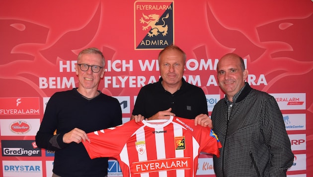 Thomas Silberberger (center) wants to lead Admira to the title as coach. (Bild: Admira Wacker Mödling)