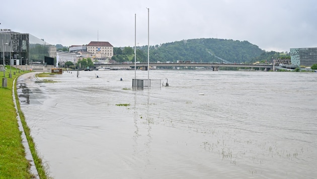 In Linz stand die Donaulände unter Wasser. (Bild: Dostal Harald)