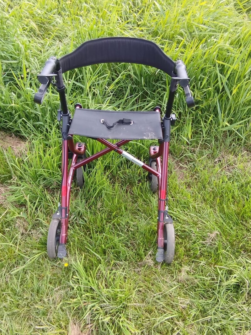 Dieser Rollator wurde an der Glan in St. Veit gefunden. Kennt jemand den Besitzer? Gibt es Hinweise? (Bild: Polizei Kärnten)