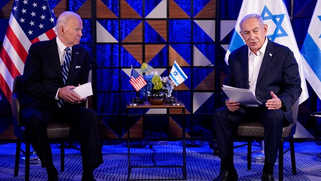 Biden 2023 októberében, a Hamász-támadás után találkozott Netanjahuval. (Bild: AP ( via APA) Austria Presse Agentur/Evan Vucci)