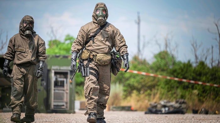 Auch Spezialisten der ABC-Abwehr üben den Ernstfall.