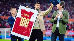 Aleksandar Dragovic wurde für seine 100 Länderspiele geehrt. (Bild: Urbantschitsch Mario/Mario Urbantschitsch)