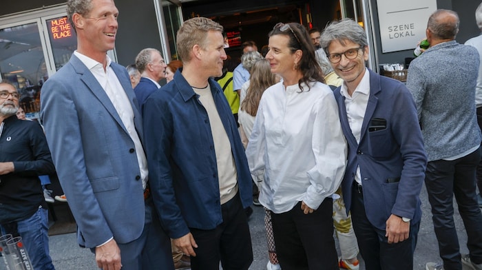 Kaufmännischer Direktor des Landestheaters Bernhard Utz, Brauerei-Chef Sepp Sigl, Kulturschaffende Julia Lepka und Salzburg-Museum Direktor Martin Hochleitner (v.l.n.r.).