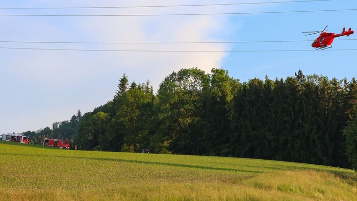 Der schwer verletzte Landwirt wurde im Rettungshelikopter ins Spital geflogen