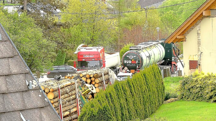 Laster vom Steinbruch, Holztransporte, Öllieferungen: In den Dörfern am Krappfeld kommt es ...