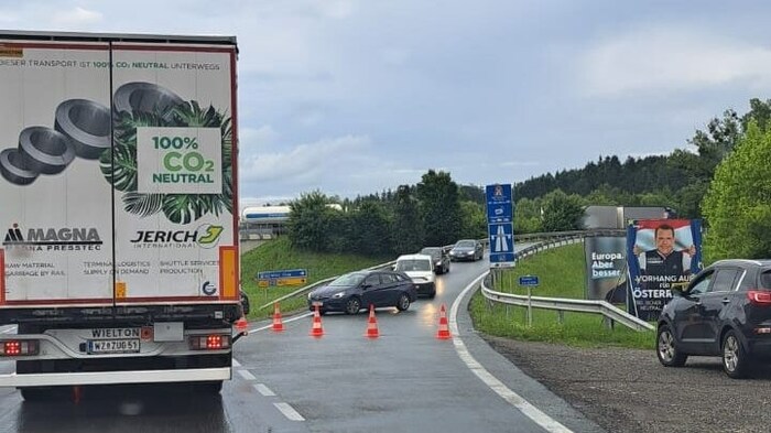 Sogar Autobahnauffahrten mussten gesperrt werden.