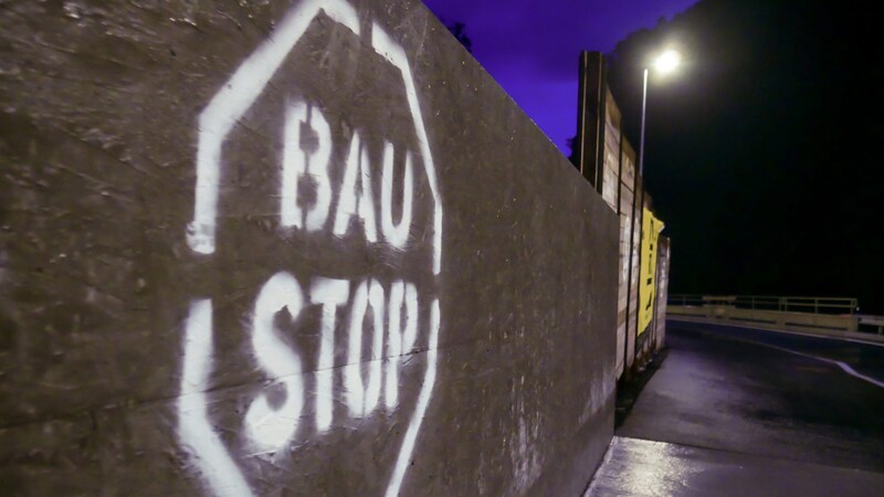 Die Tunnelgegner fordern einen sofortigen Baustopp. (Bild: Extinction Rebellion Vorarlberg )