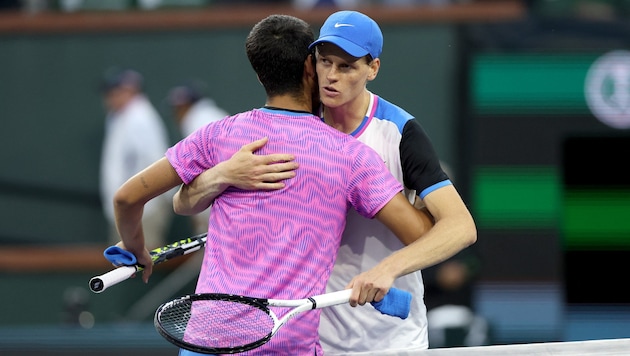 Jannik Sinner and Carlos Alcaraz in their last encounter in Indian Wells in March. (Bild: Getty Images)