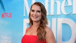 Brooke Shields muss einige ihrer Fans über ihr Alter aufklären.